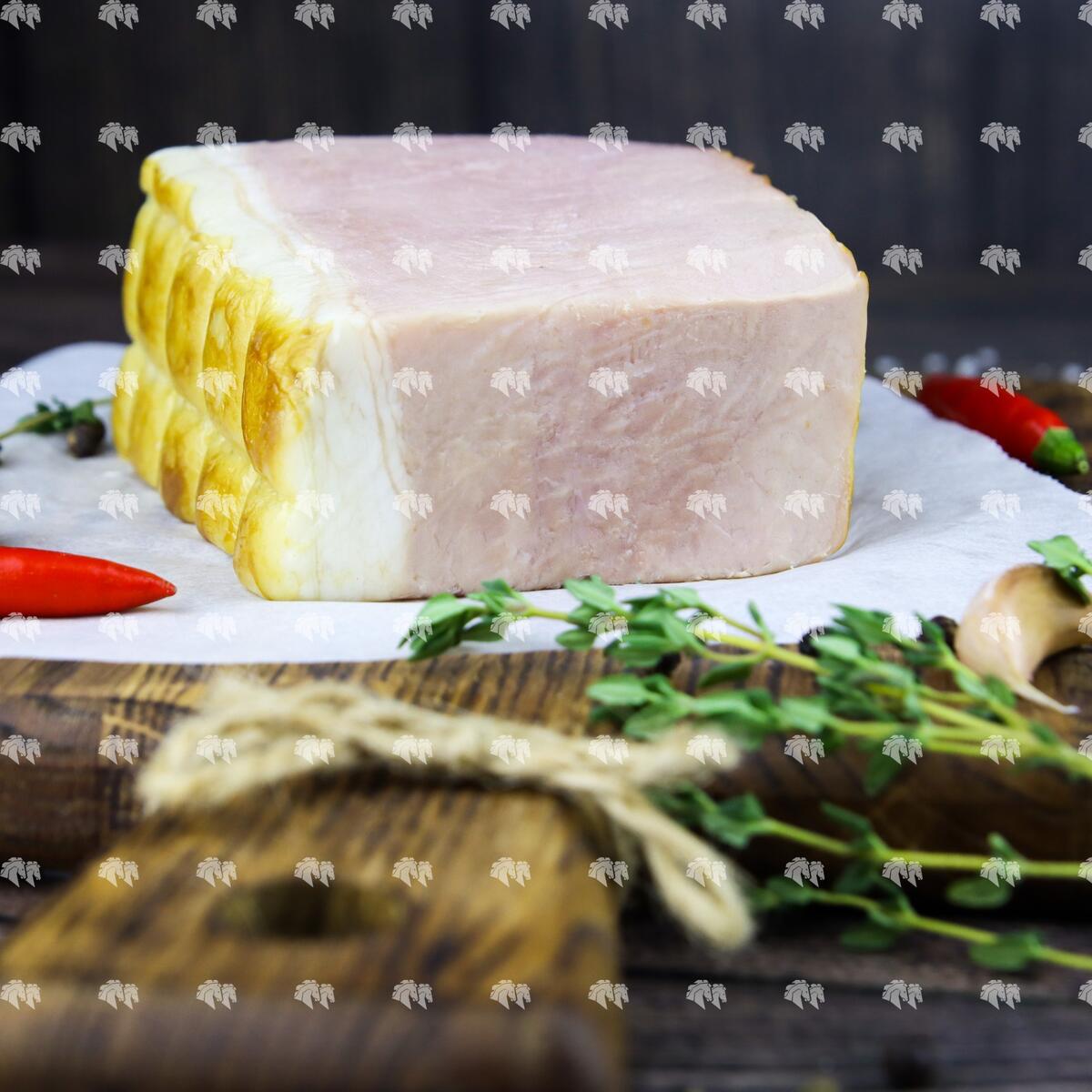 Окорок "По-деревенски" варено-копченый