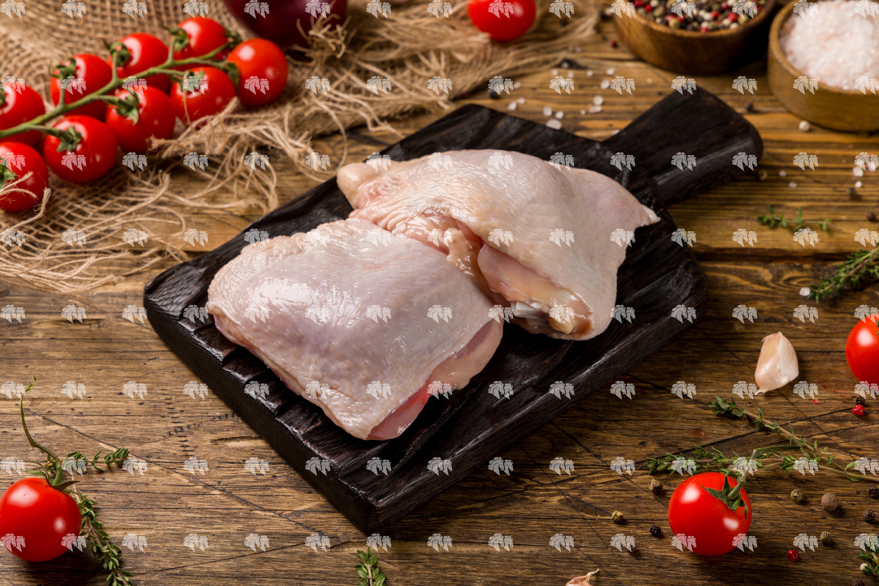 Бедро с кожей на кости (курица)